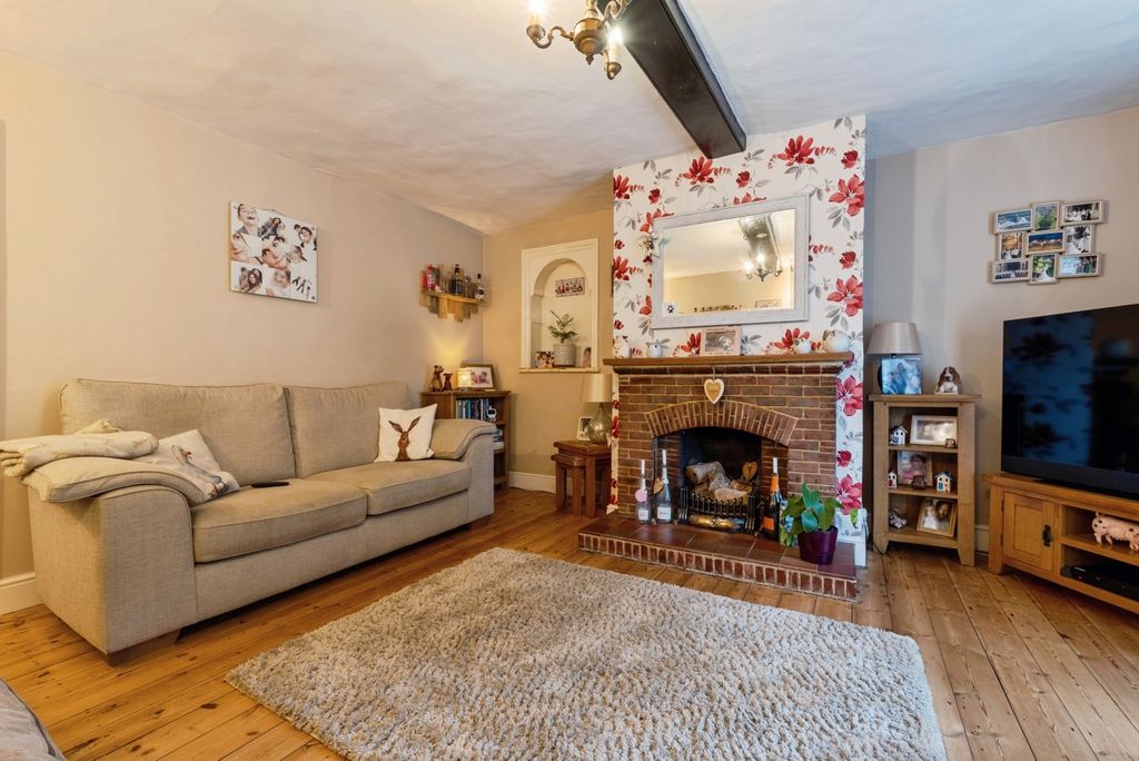 Property photo 2 of 17 Photo