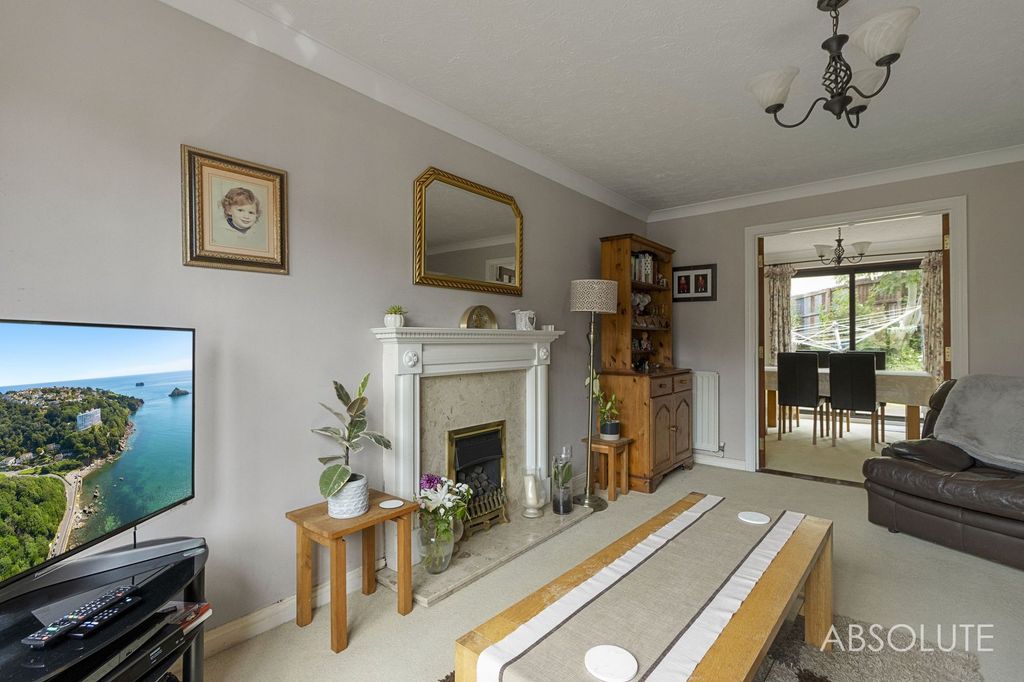 Property photo 2 of 22