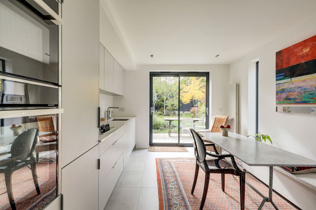 Property photo 3 of 24