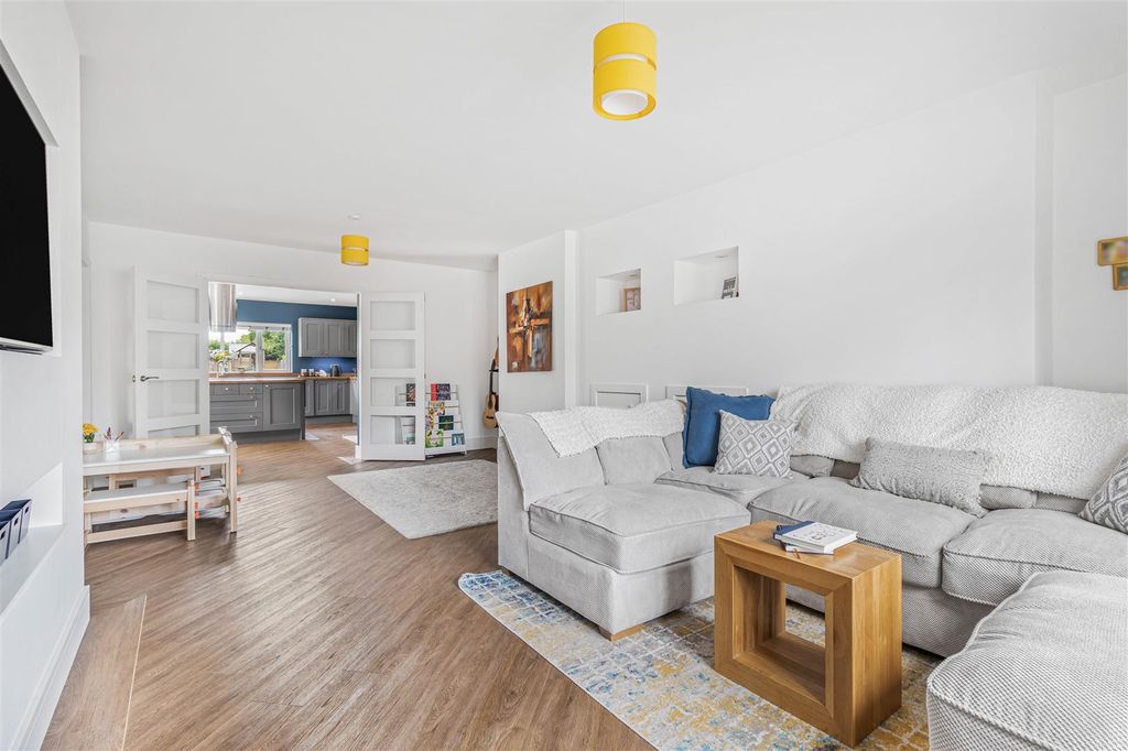 Property photo 3 of 28 6_55015-1.Jpg