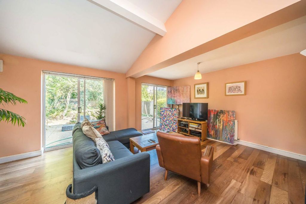 Property photo 2 of 6