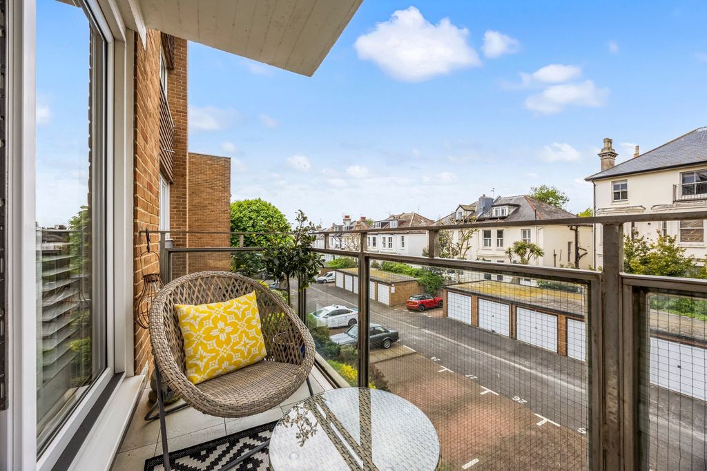 Property photo 3 of 16