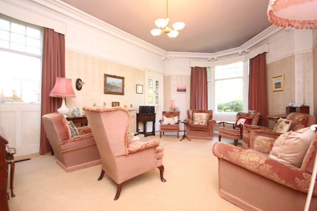 Property photo 2 of 35