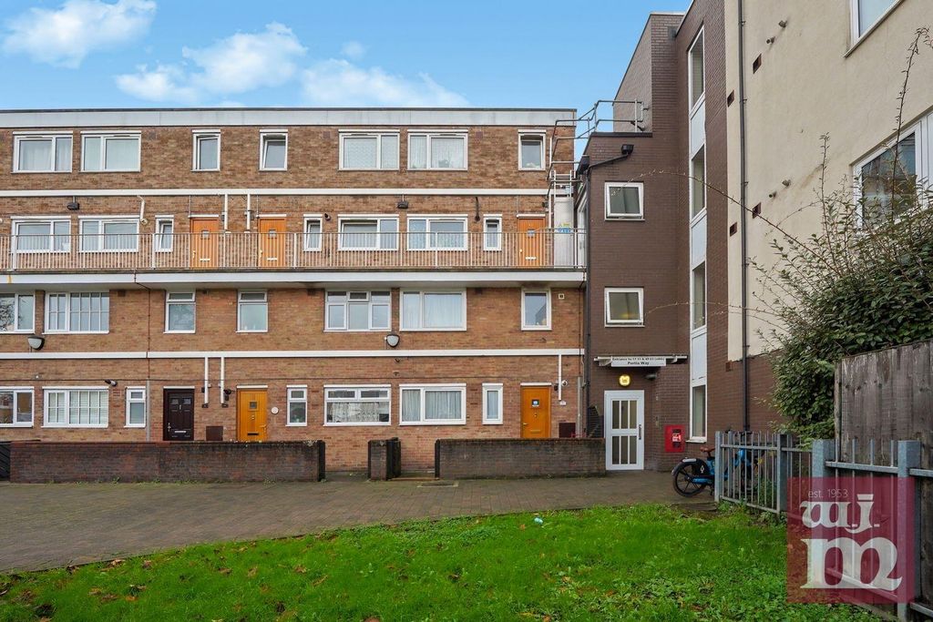 Property photo 1 of 11 Portia Way