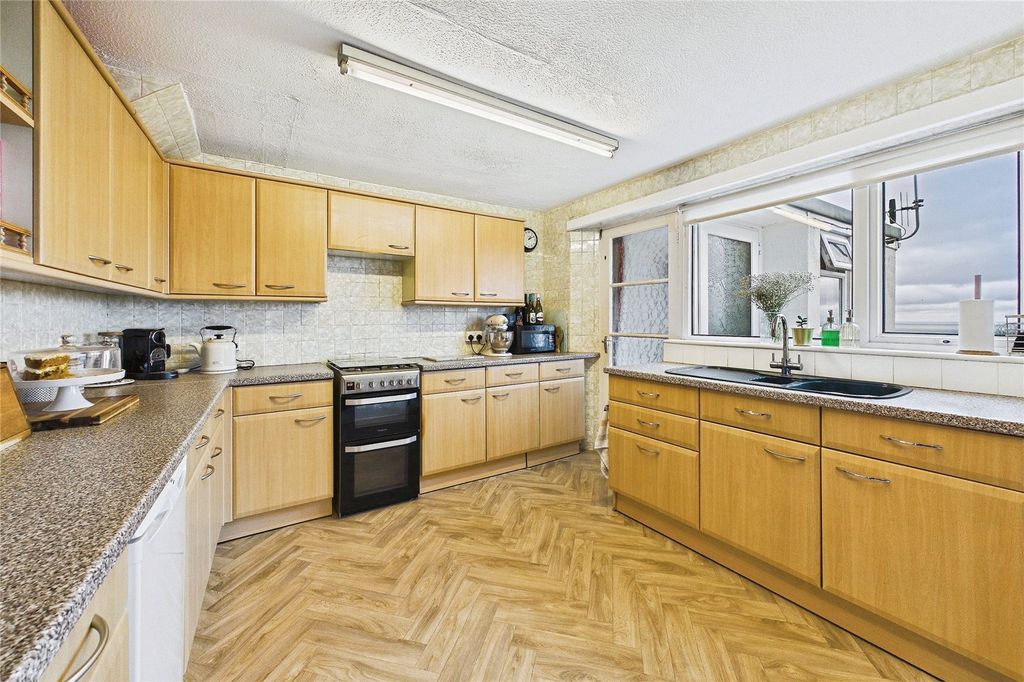 Property photo 3 of 10 Picture No. 02