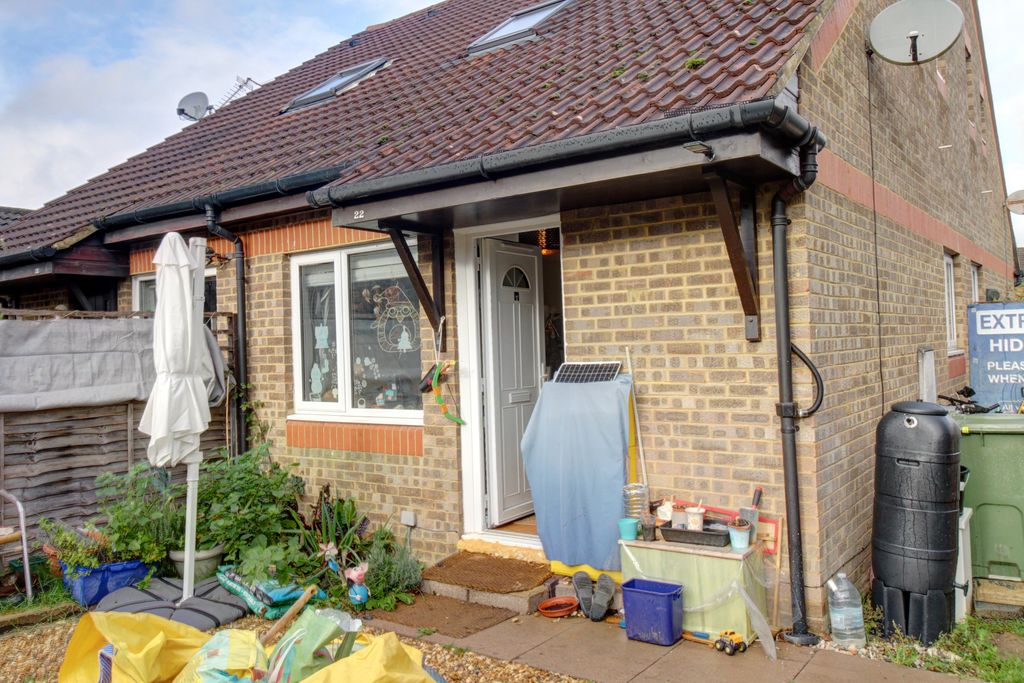 Property photo 1 of 10 Front