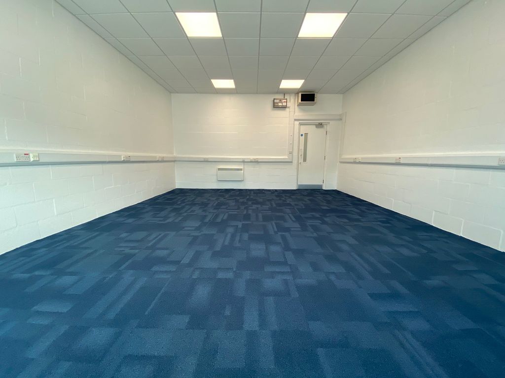 Property photo 3 of 11 Unit 18 Office To Let