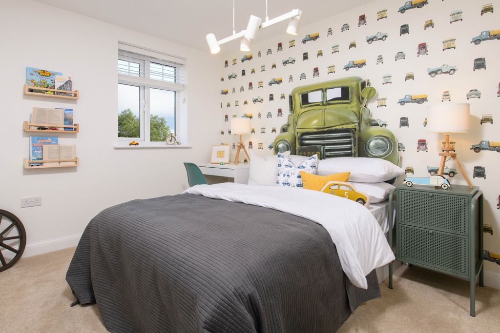 Property photo 3 of 7 Kennett Bedroom Woodland Heath Dwh
