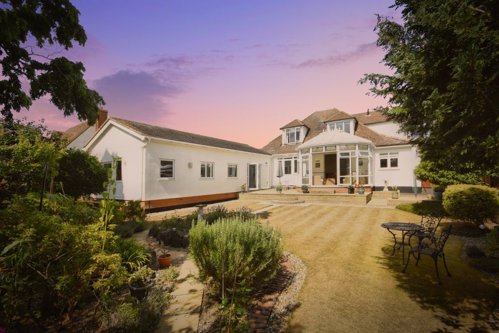 Property photo 3 of 23