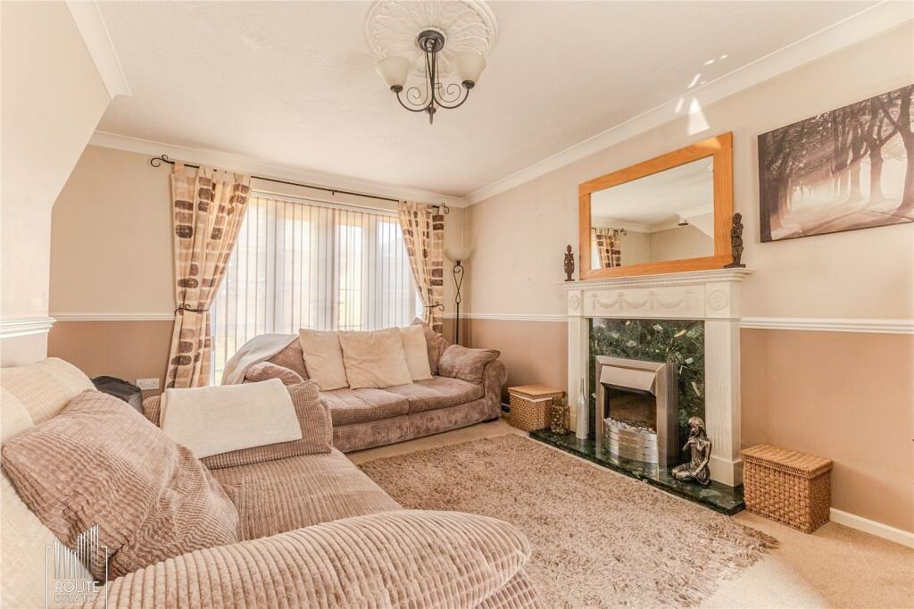 Property photo 1 of 10 Photo 4