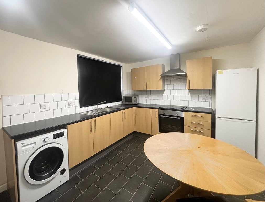 Property photo 1 of 3