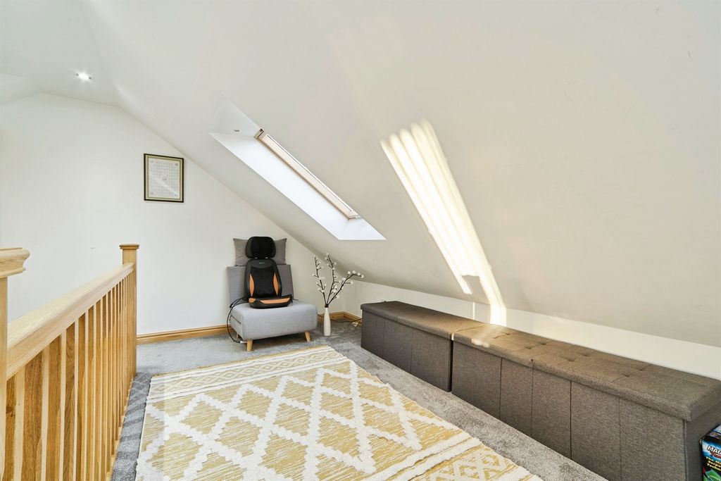 Property photo 3 of 20