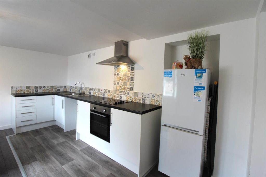 Property photo 3 of 7 Flat 3 26B Kitchen.Jpg