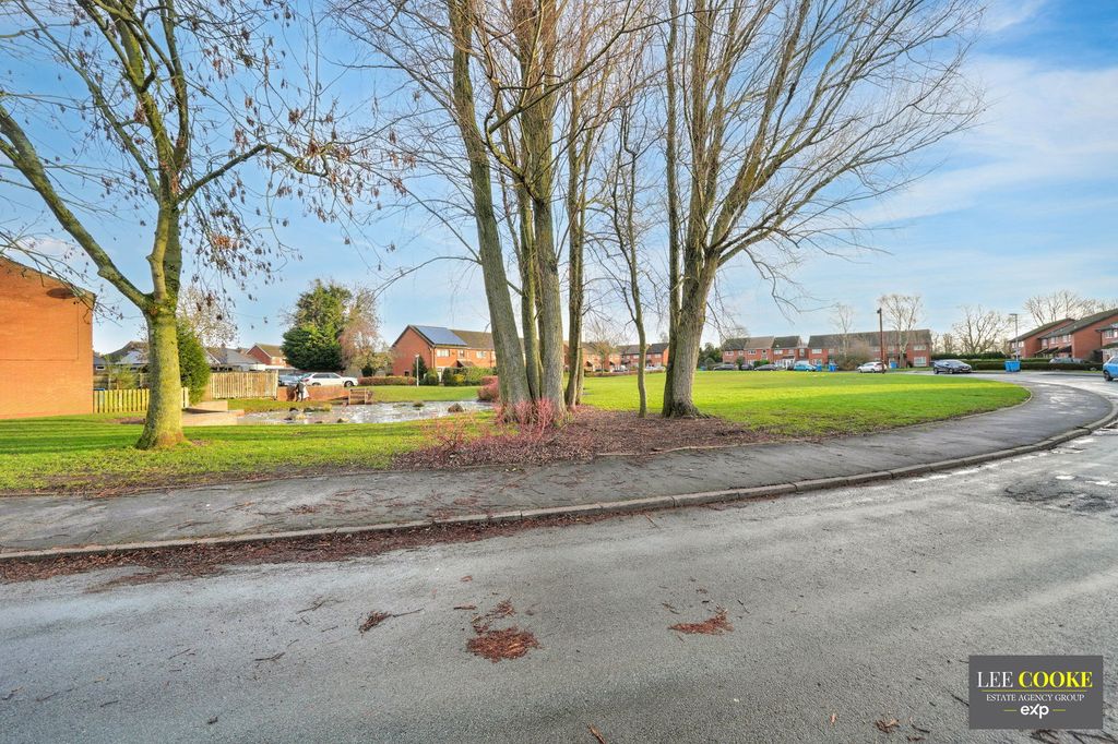 Property photo 3 of 28