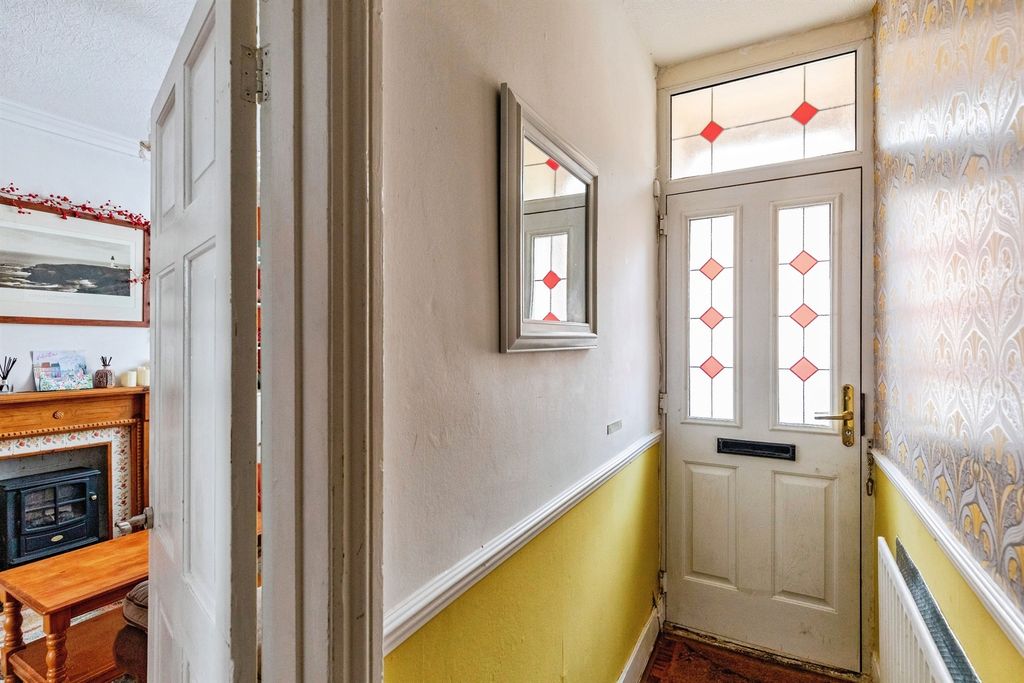 Property photo 2 of 16