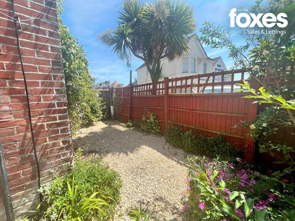 Property photo 2 of 18 2511282