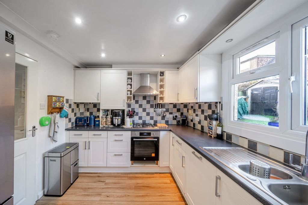 Property photo 3 of 21