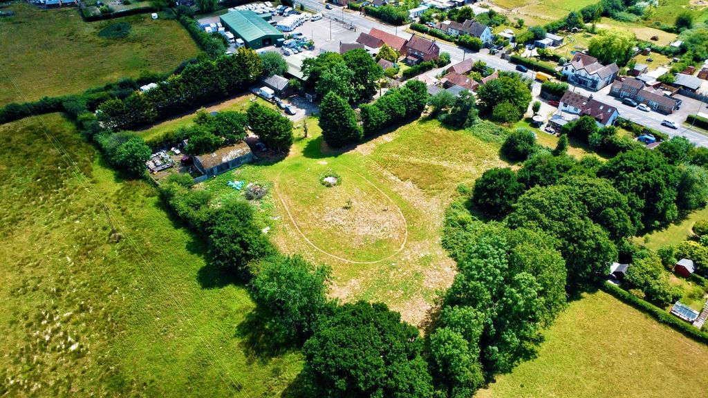 Property photo 3 of 21