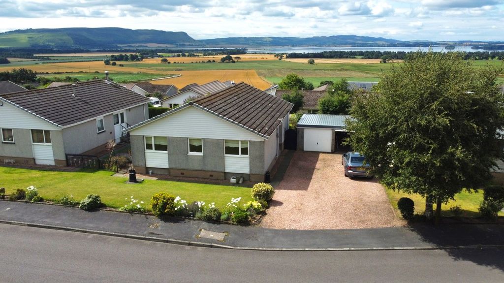 Property photo 1 of 34