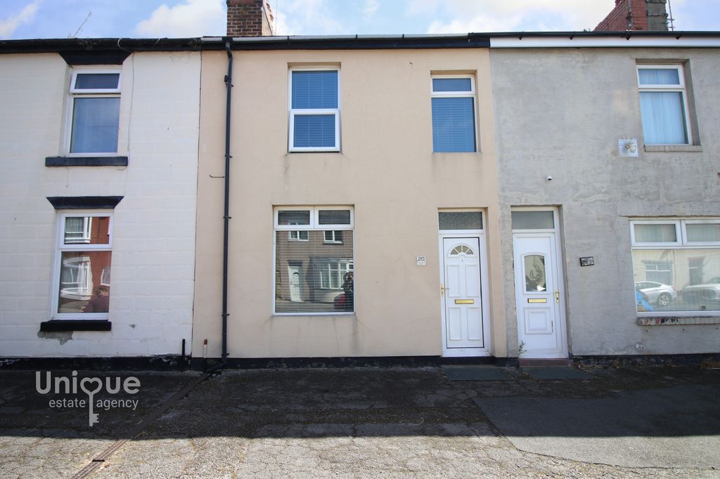 Property photo 1 of 16