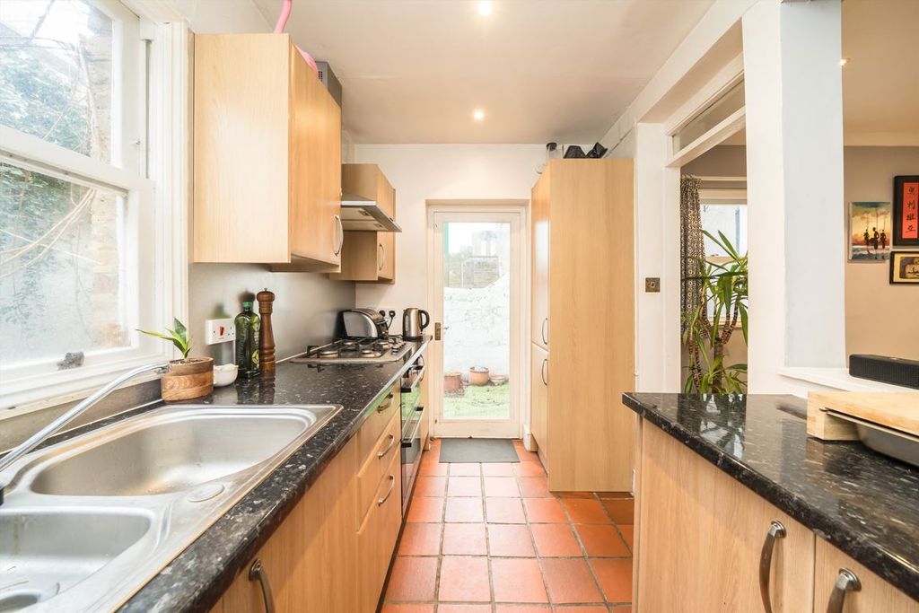 Property photo 3 of 8