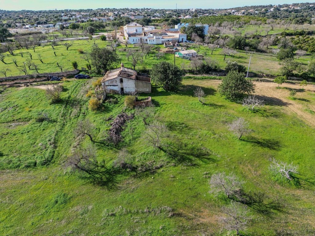 Property photo 1 of 9 Large Plot With Ruin And Build Potential In Boliqueime, Loulé