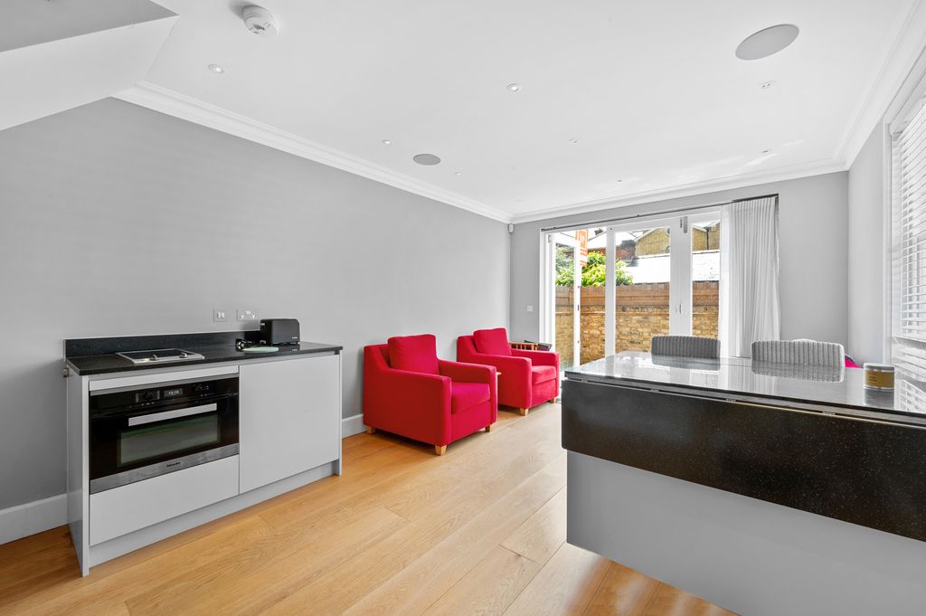 Property photo 2 of 7