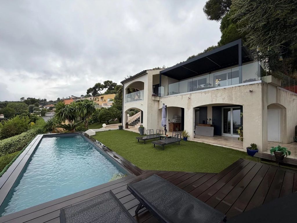 Property photo 2 of 6