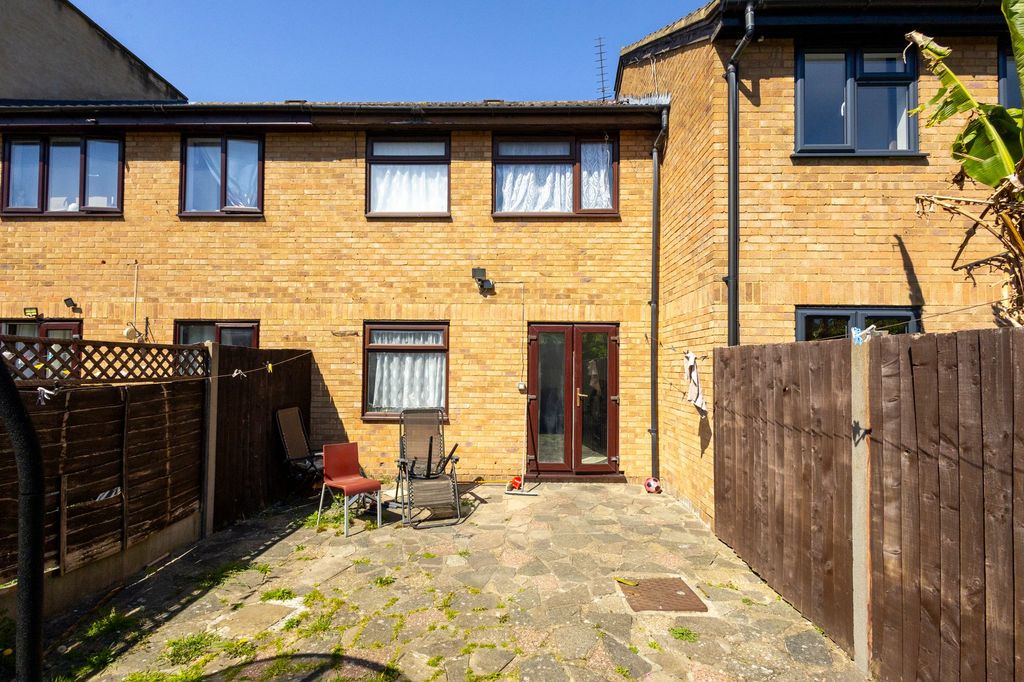 Property photo 2 of 11