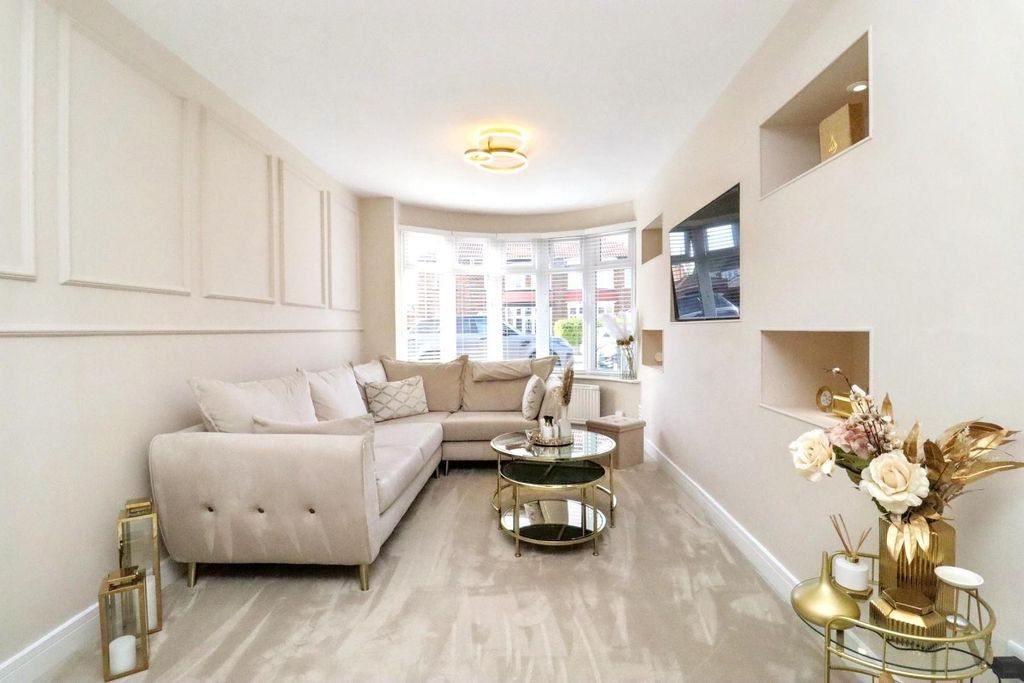 Property photo 2 of 25