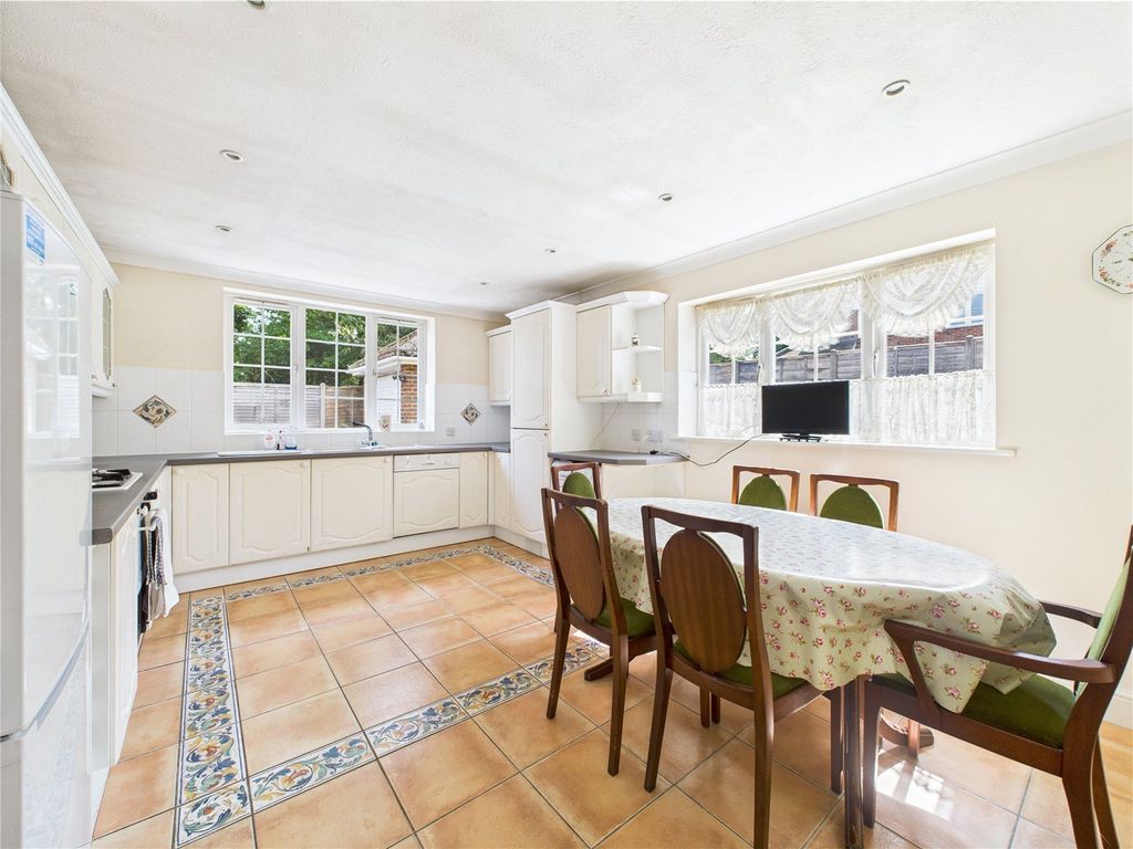 Property photo 2 of 15 Picture No. 23