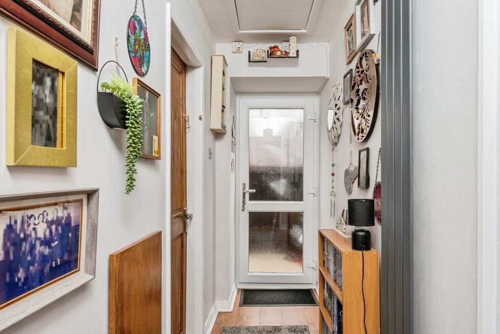 Property photo 3 of 21 Pbox-Img.Jpg