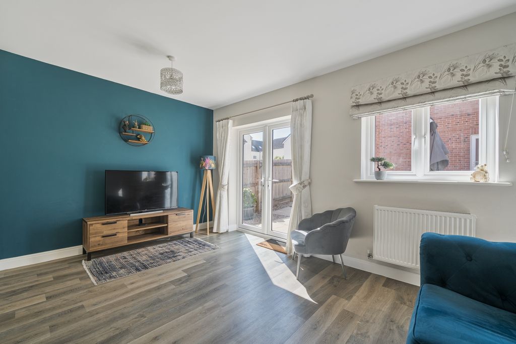 Property photo 2 of 15 1448761-8-69Eb429E65715