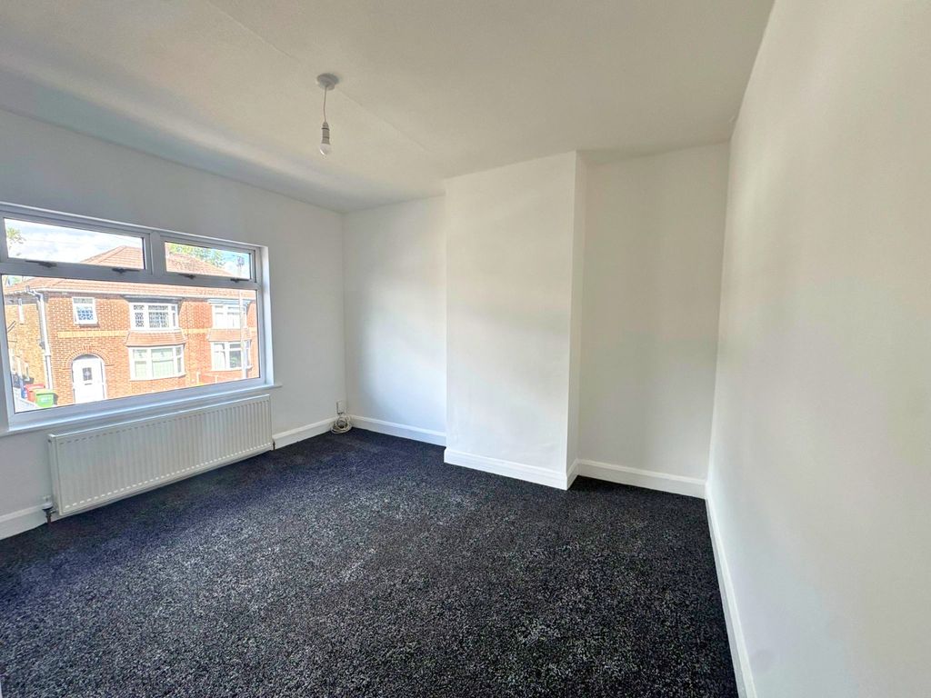 Property photo 3 of 16 Gallery