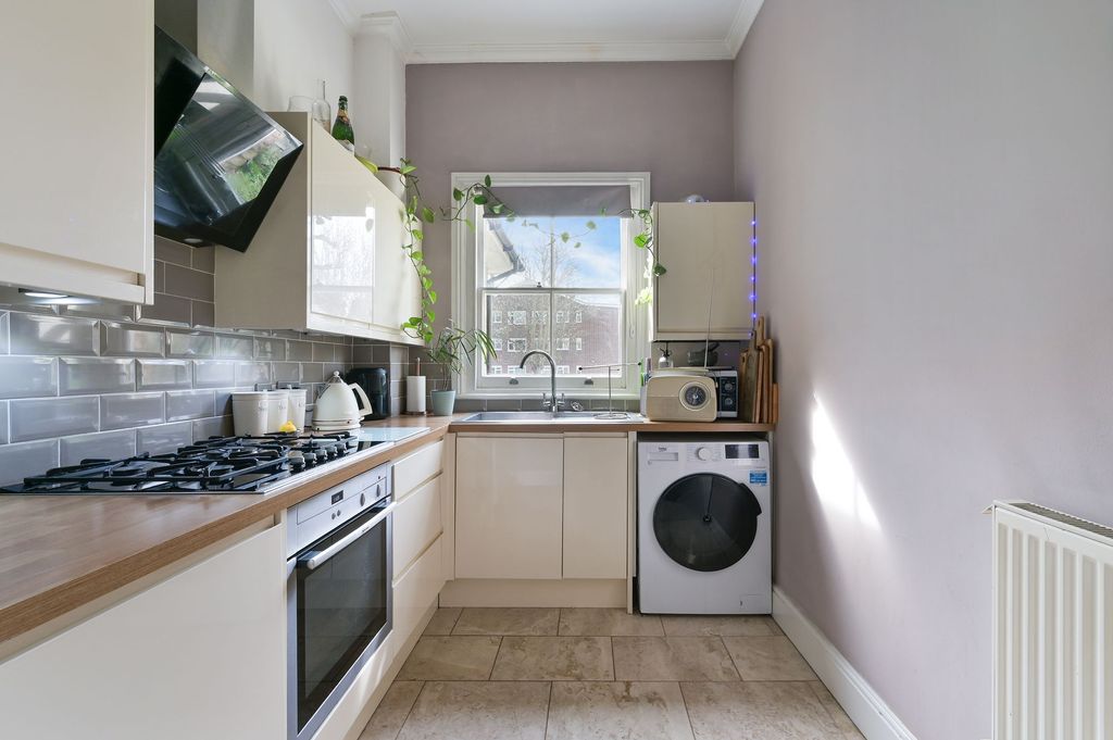 Property photo 3 of 10