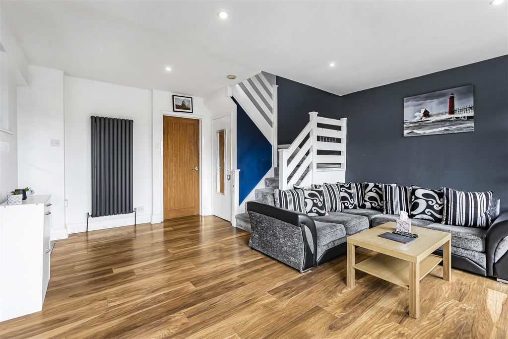 Property photo 3 of 18 19_39678.Jpg