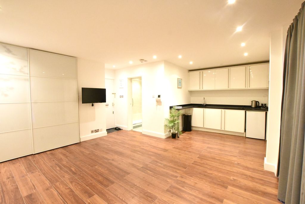 Property photo 1 of 4