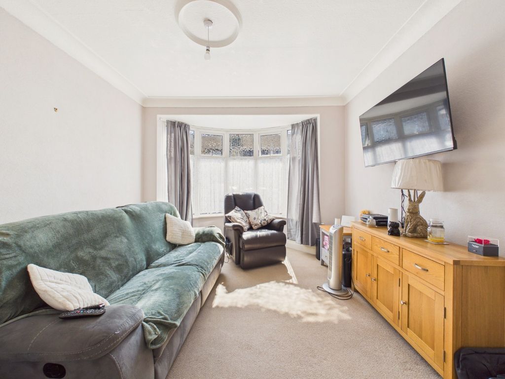 Property photo 3 of 10 5321236