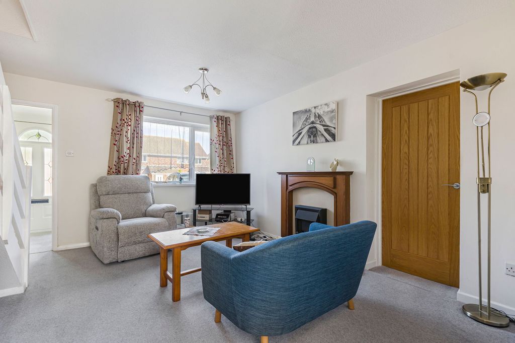 Property photo 3 of 11