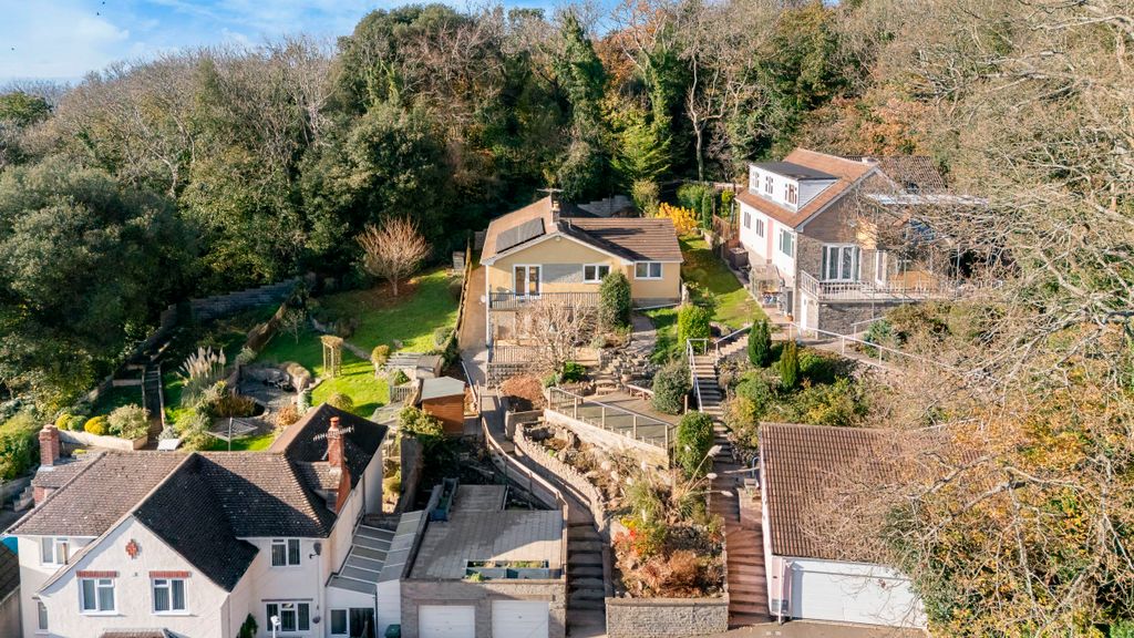 Property photo 2 of 44