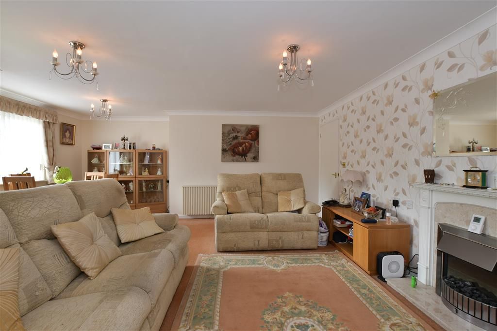 Property photo 3 of 12 Lounge/Dining Room