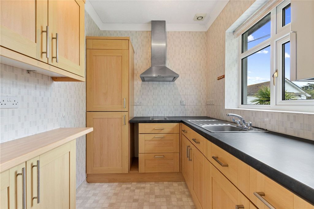 Property photo 3 of 14 Kitchen