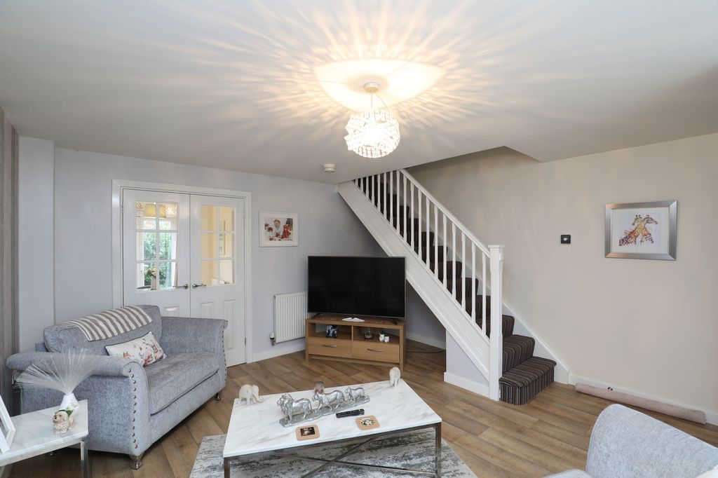 Property photo 2 of 26