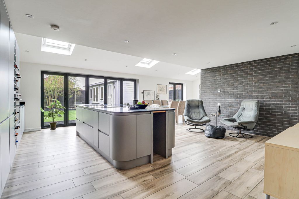 Property photo 2 of 25 Kitchen/Dining Room