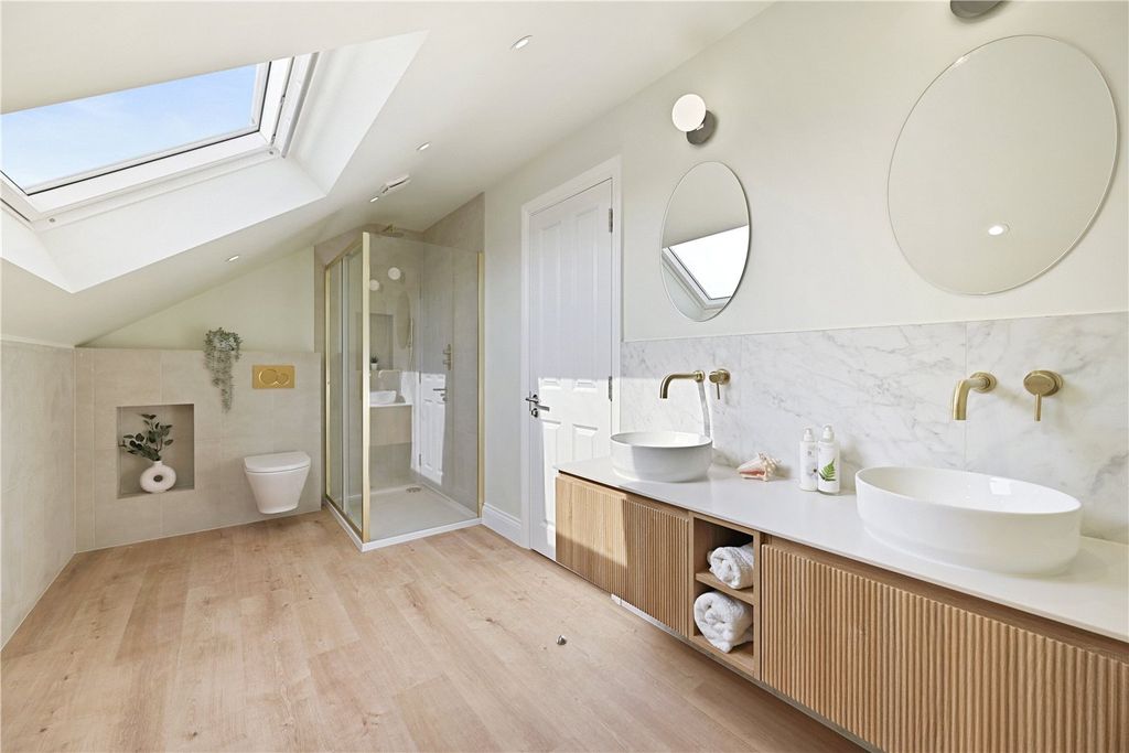 Property photo 3 of 13 Picture No. 06