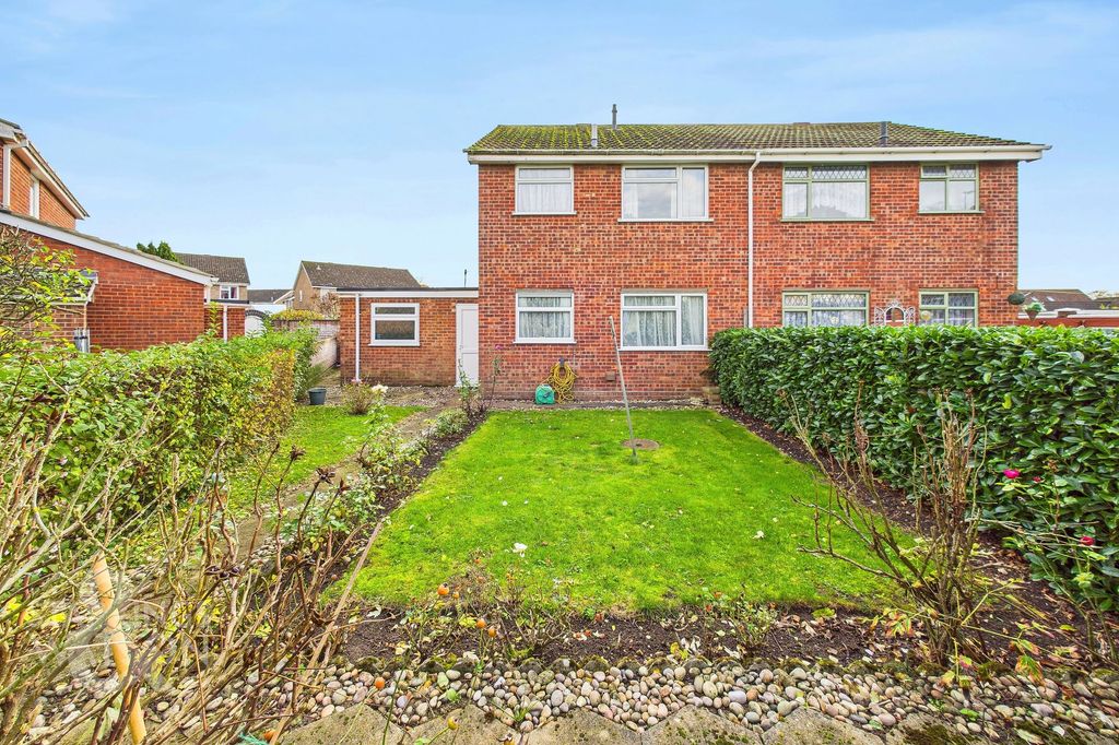 Property photo 2 of 16