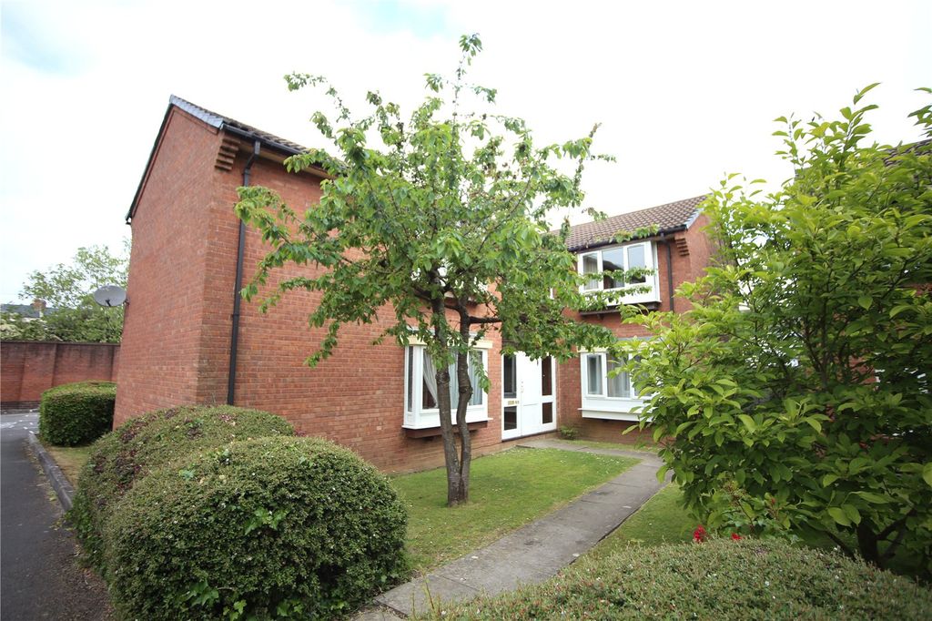 Property photo 2 of 8 Picture No. 12