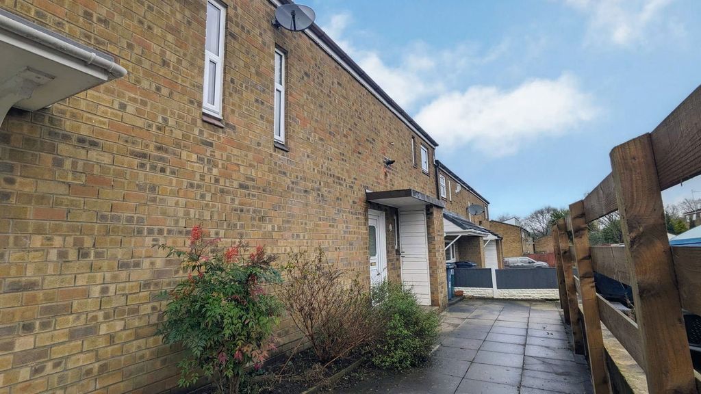 Property photo 2 of 28