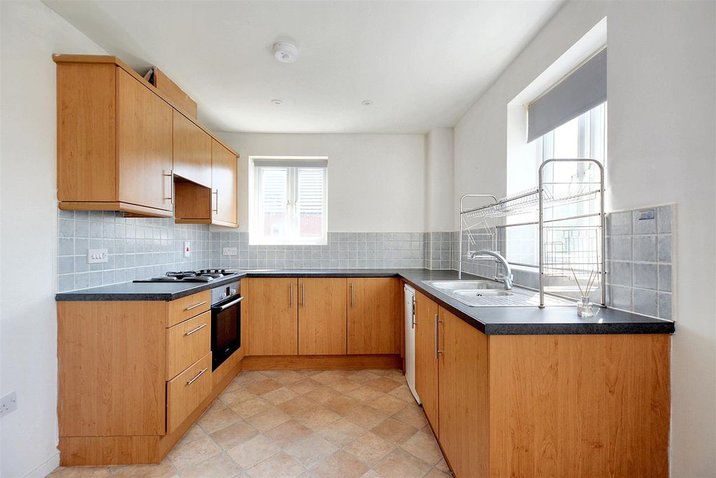 Property photo 2 of 10 Kitchen