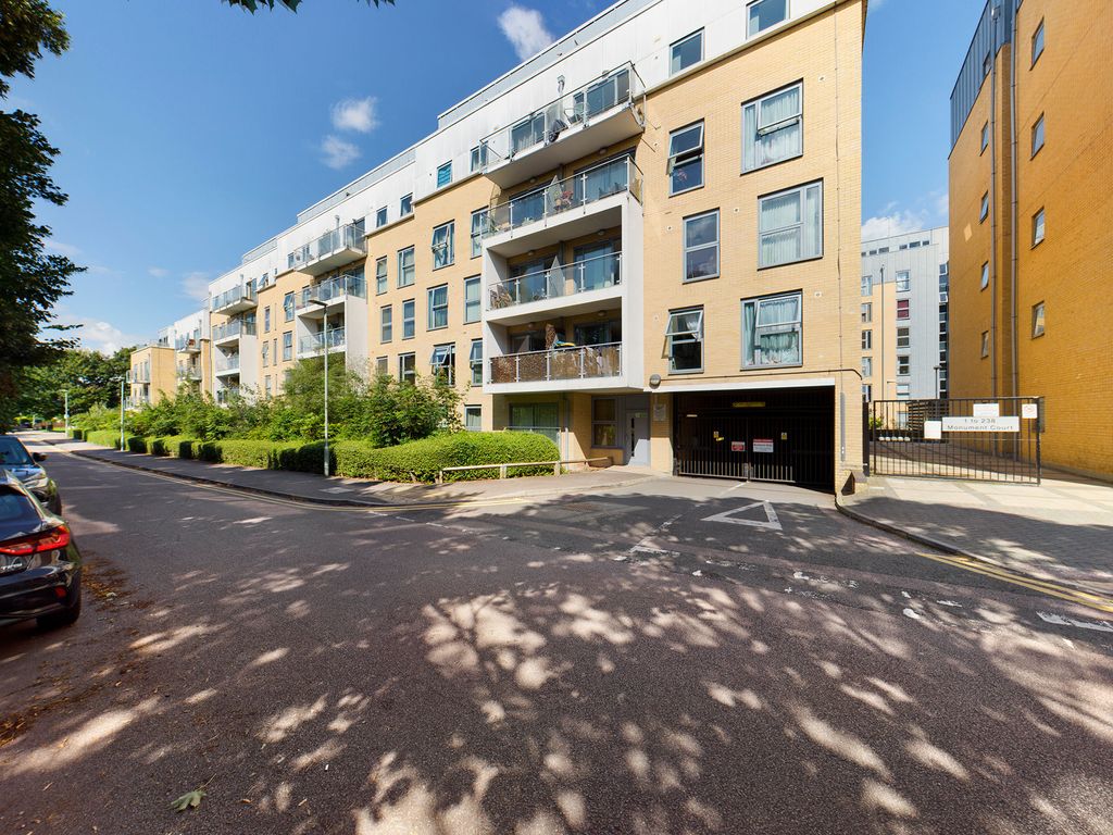 Property photo 2 of 12 Modern And Fashionable Apartment Block With Privat